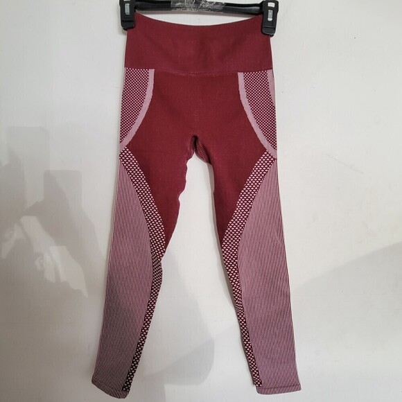 NEW Fabletics High Waisted Seamless Turbo Legging Black Cherry/Petal Size XS - Picture 4 of 12